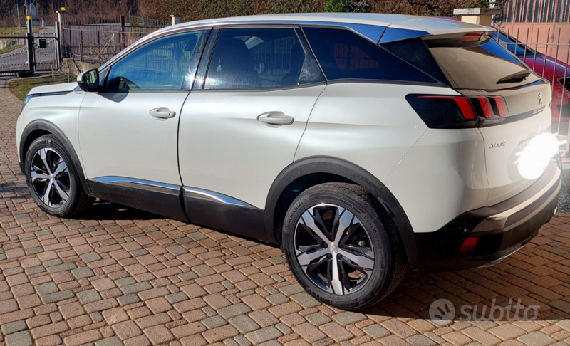 Usato 2018 Peugeot 3008 Benzin (22.500 €)