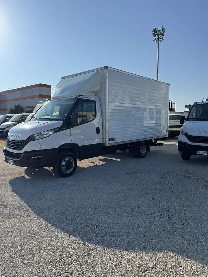 Usata Iveco Daily 136 CV (100 kW) 2024 Other