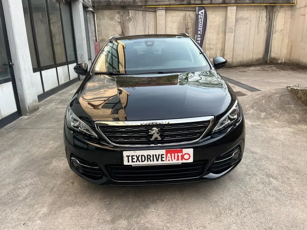 Usata Peugeot 308 Active 130 CV (95 kW) 2020 Nero Station wagon
