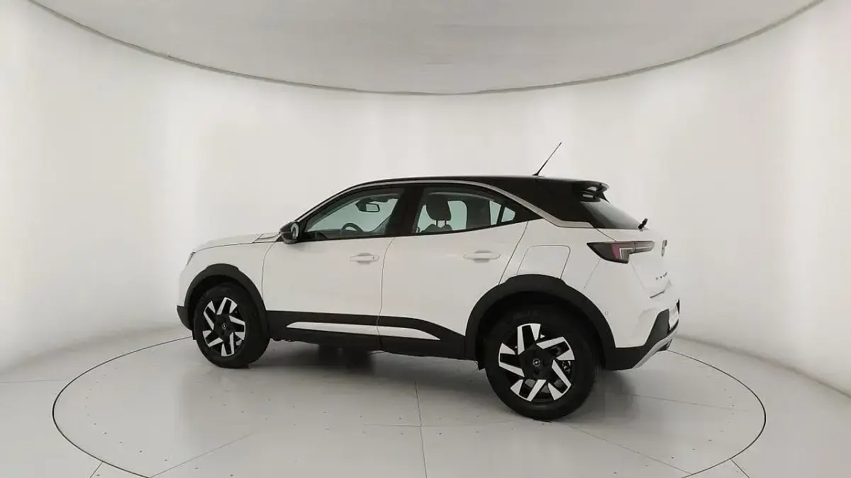 Usata Opel Mokka Elegance 101 CV (74 kW) 2023 Bianco SUV