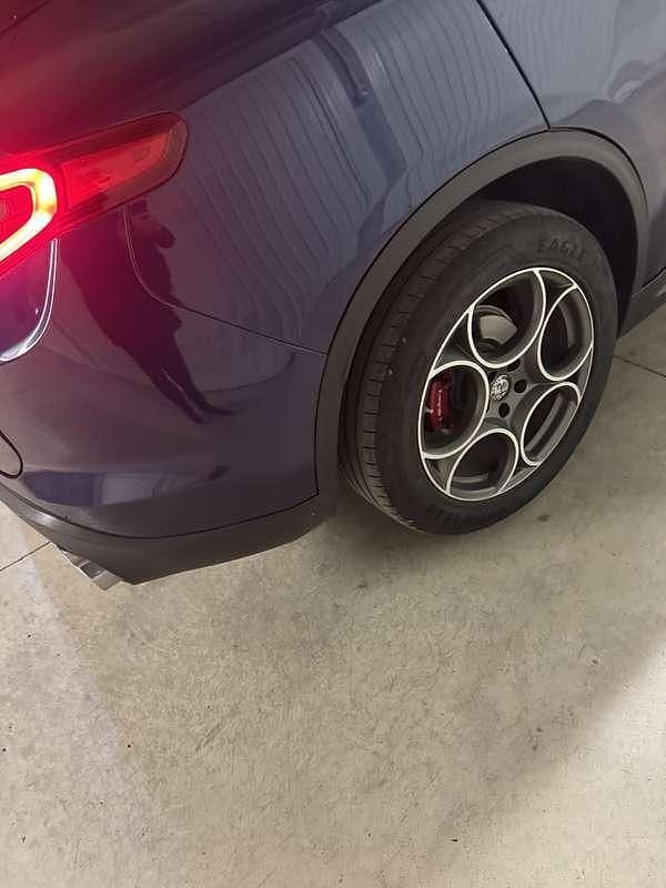 Usata Alfa Romeo Stelvio Executive 209 CV (153 kW) 2017 Blu/azzurro SUV