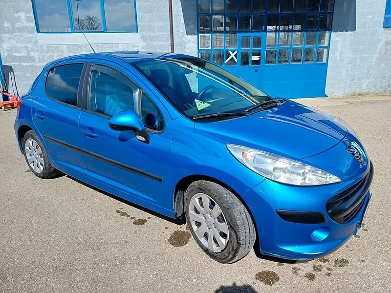 Usata Peugeot 207 70 CV (51 kW) 2006 Blu Berlina