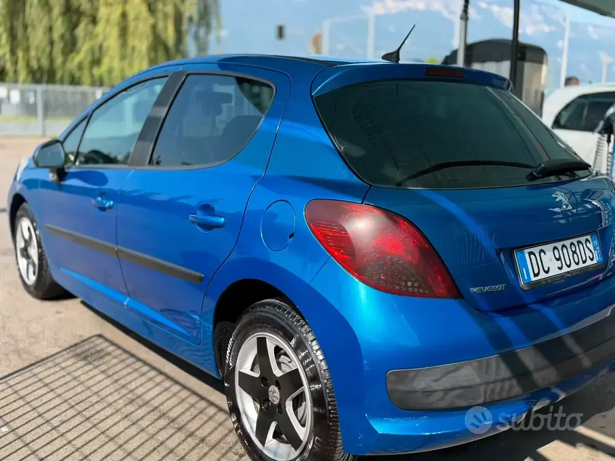 Usata Peugeot 207 88 CV (64 kW) 2006 Bluazzurro Berlina