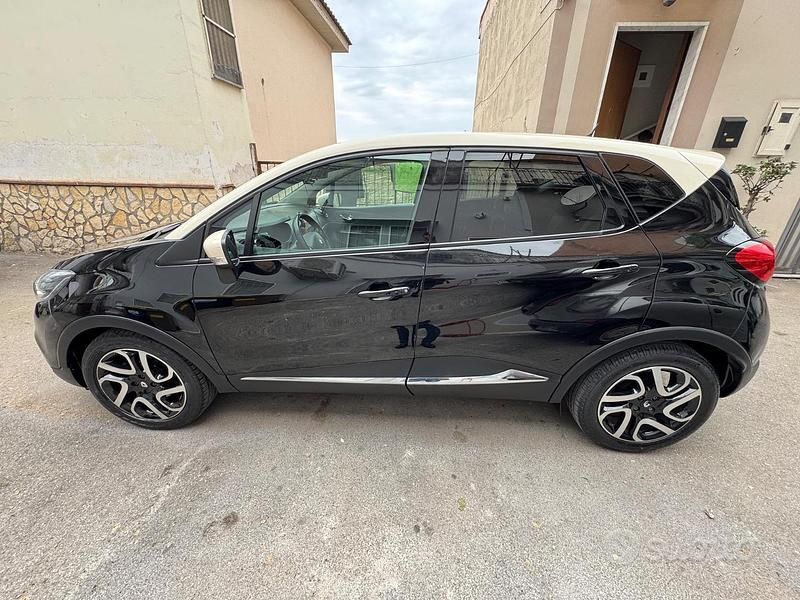 Usata Renault Captur 90 CV (66 kW) 2015 Nero SUV