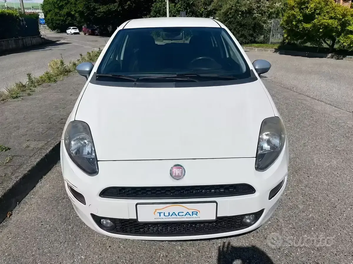 Usata Fiat Punto Sport 105 CV (77 kW) 2012 Bianco Utilitaria