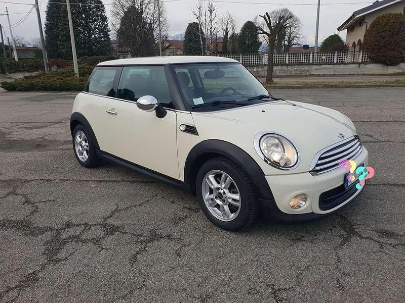 Beige Usata 2011 Mini ONE Utilitaria | 5990 € (Cara) - Immagine 1/4