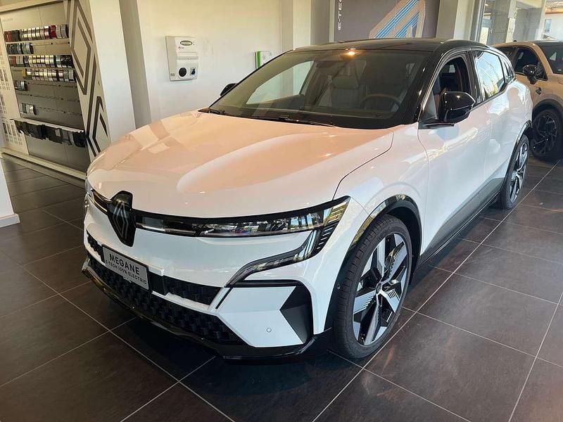 Bianco Nuova 2025 Renault Megane E-Tech Techno Berlina | 31.500 € (Cara) - Immagine 1/4