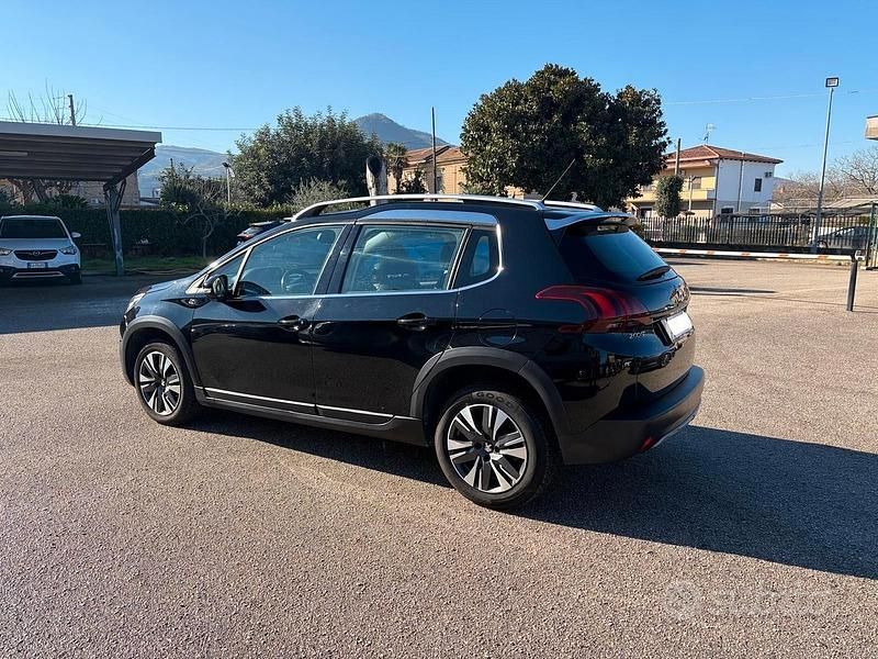 Usata Peugeot 2008 Allure 120 CV (88 kW) 2019 Nero SUV