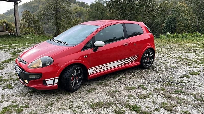 Rosso Usata 2012 Abarth Punto Utilitaria | 11.000 € - Immagine 1/4