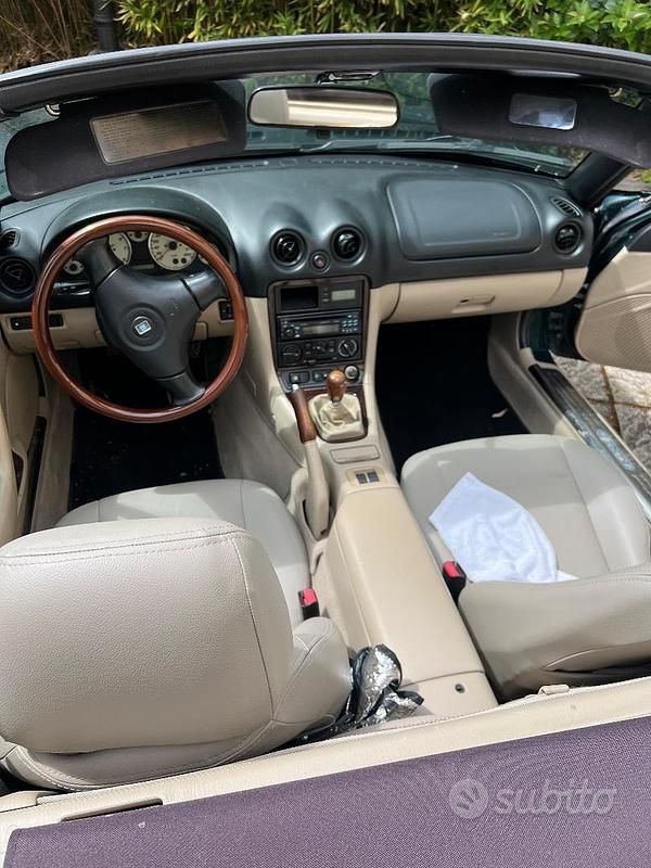 Usata Mazda MX5 110 CV (80 kW) 2000 Verde Cabrio