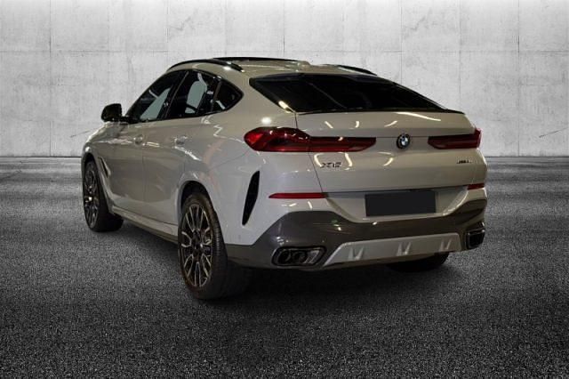 Usata BMW X6 M Sport 381 CV (280 kW) 2024 Grigio metallizzato SUV