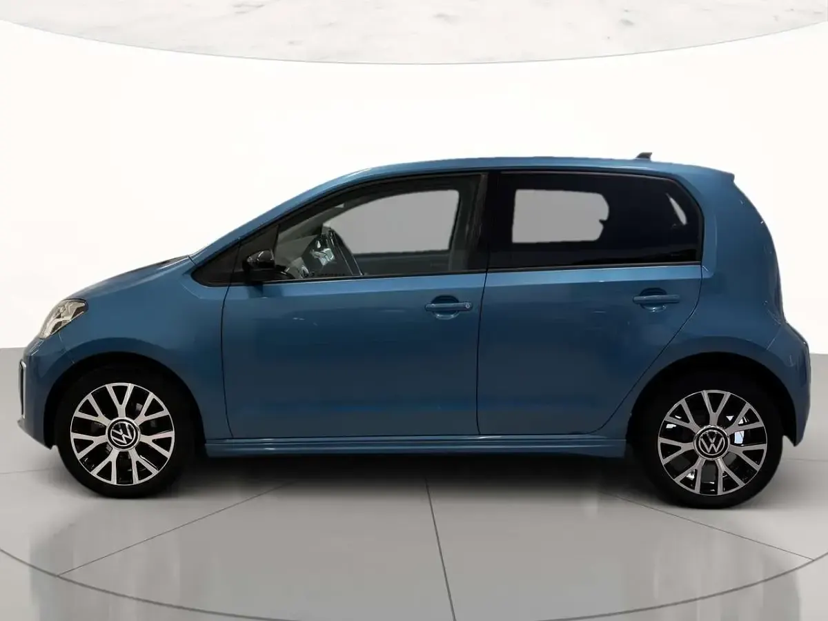 Usata VW e-up! 61 kW (83 CV) 2022 Costa azul metallizzato deep b Utilitaria
