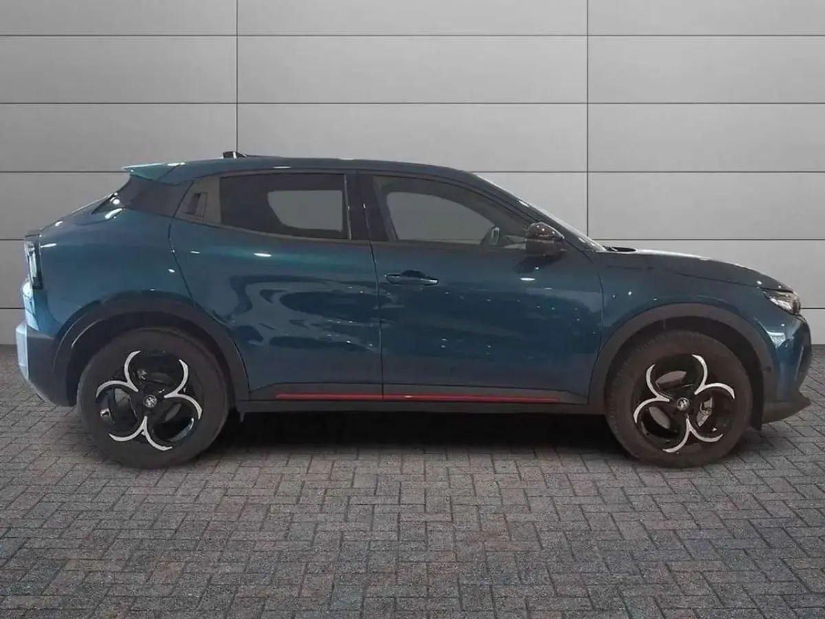 Usata Alfa Romeo GT Junior Edizione Speciale 145 CV (106 kW) 2025 Blu SUV
