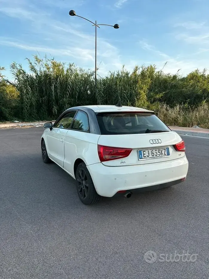 Usata Audi A1 Ambition 90 CV (66 kW) 2011 Bianco Utilitaria
