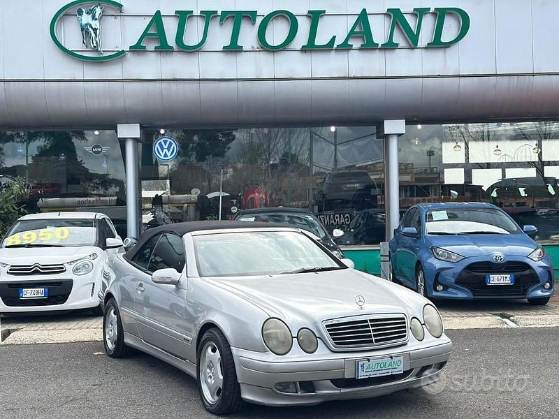 Usado Mercedes CLK230 Elegance 293 CV (215 kW) 2000 Gris Descapotable