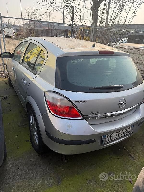 Usata Opel Astra 2004 Bianco Berlina