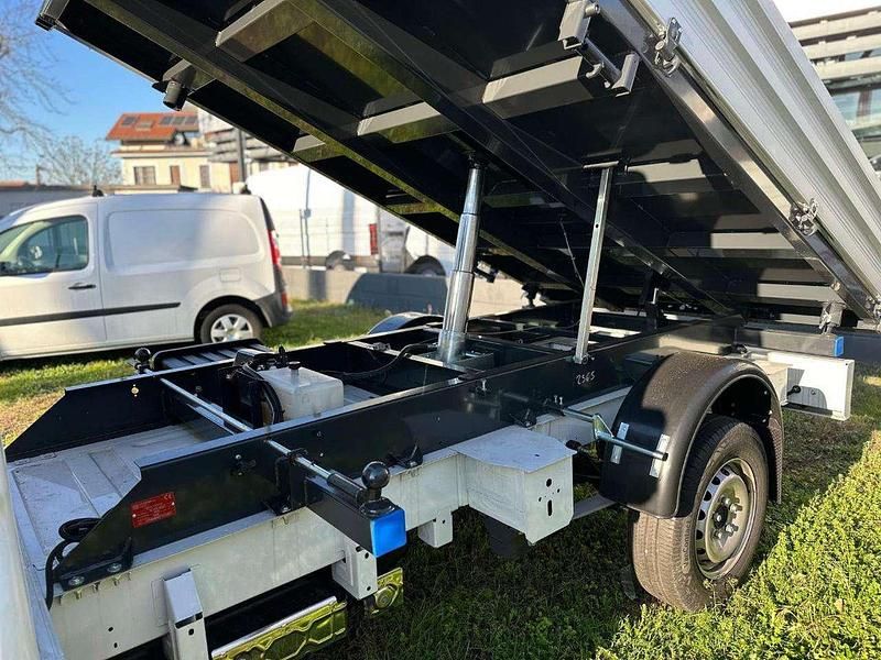 Nuova Nissan Interstar N-Connecta 131 CV (96 kW) 2026 Bianco / metallizzato Furgone