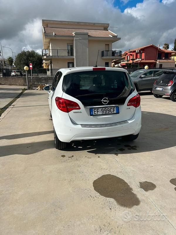 Usata Opel Meriva 2011 Bianco Monovolume