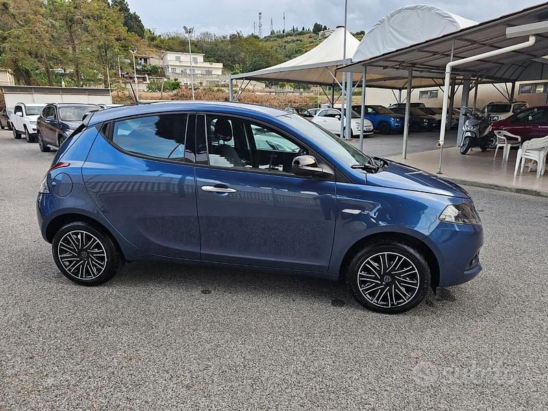 Usata Lancia Ypsilon S 69 CV (50 kW) 2023 Blu Utilitaria