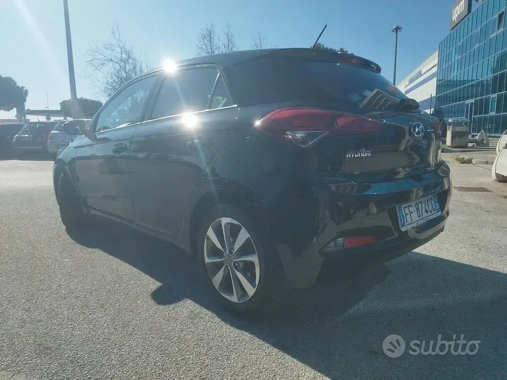 Usata Hyundai i20 75 CV (55 kW) 2016 Nero Berlina