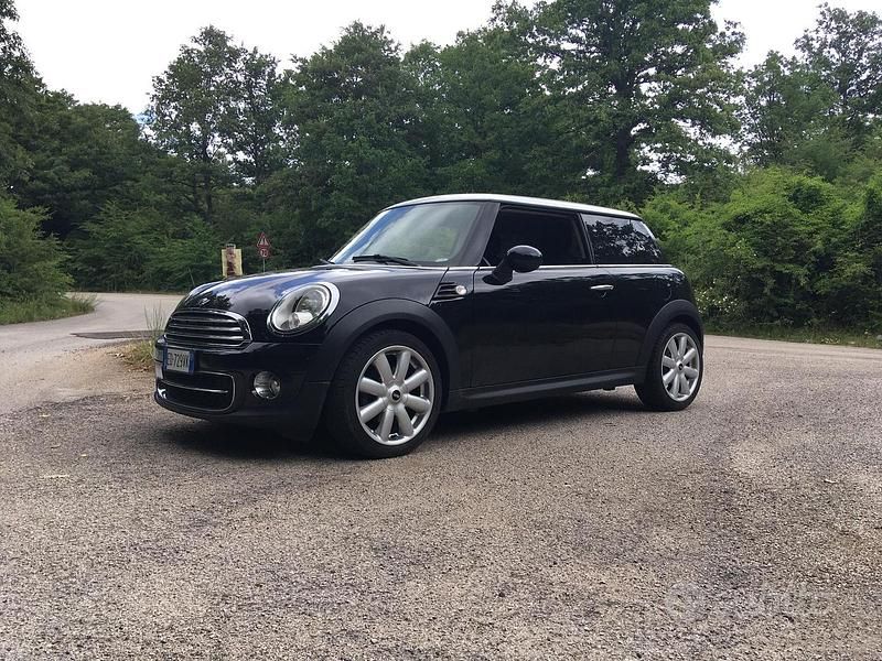 Usata Mini Cooper Coupé 116 CV (85 kW) 2011 Nero Coupé