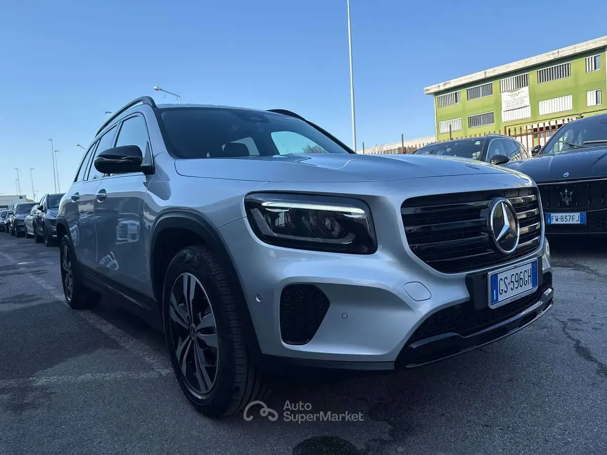 Gebraucht Mercedes GLB200 Advanced Plus 150 PS (110 kW) 2024 Silber SUV