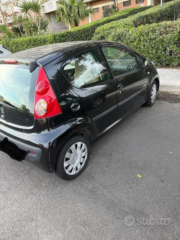 Usata Peugeot 107 68 CV (50 kW) 2006 Nero Utilitaria