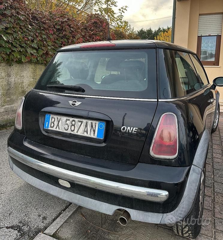 Usata Mini ONE 90 CV (66 kW) 2001 Nero Utilitaria