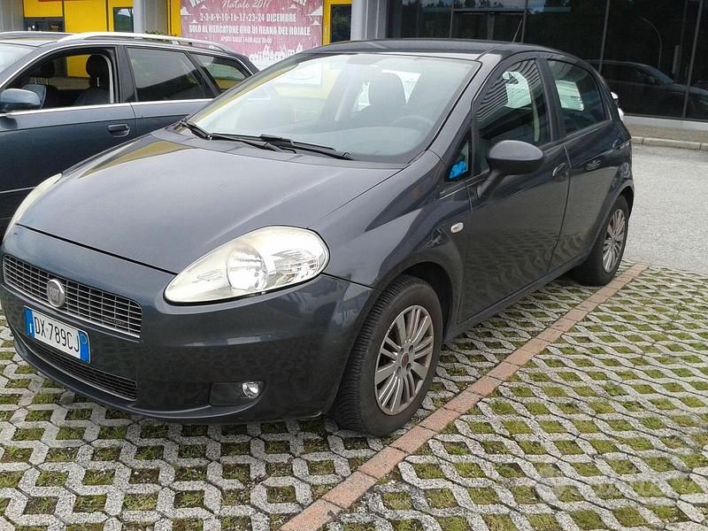 Usata Fiat Grande Punto Emotion 120 CV (88 kW) 2013 Utilitaria