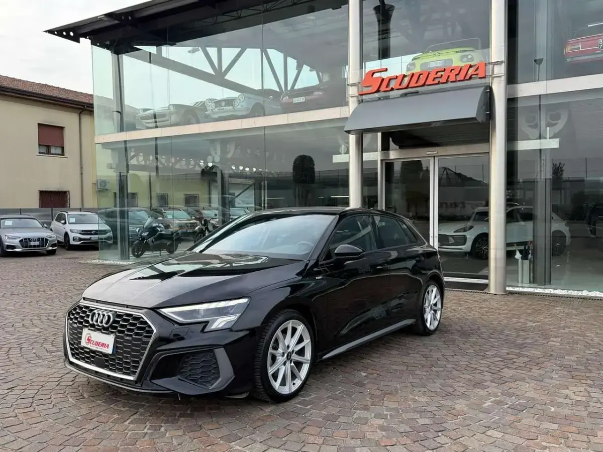 Usata Audi A3 S-Line 150 CV (110 kW) 2023 Nero Berlina