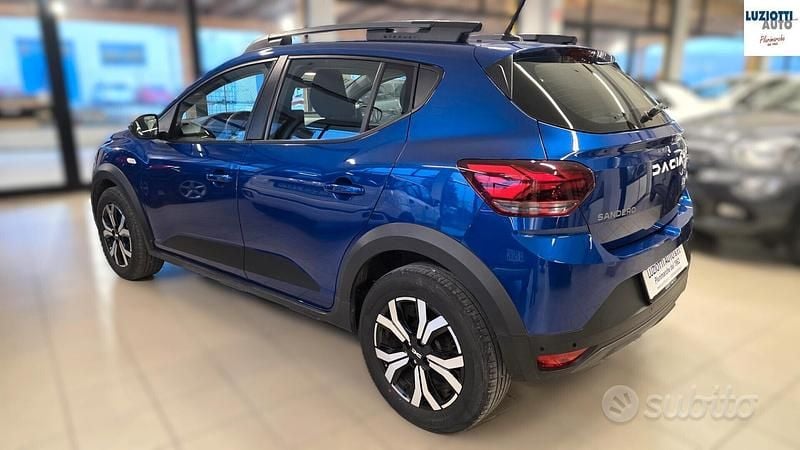Usata Dacia Sandero Journey 101 CV (74 kW) 2023 Blu Berlina