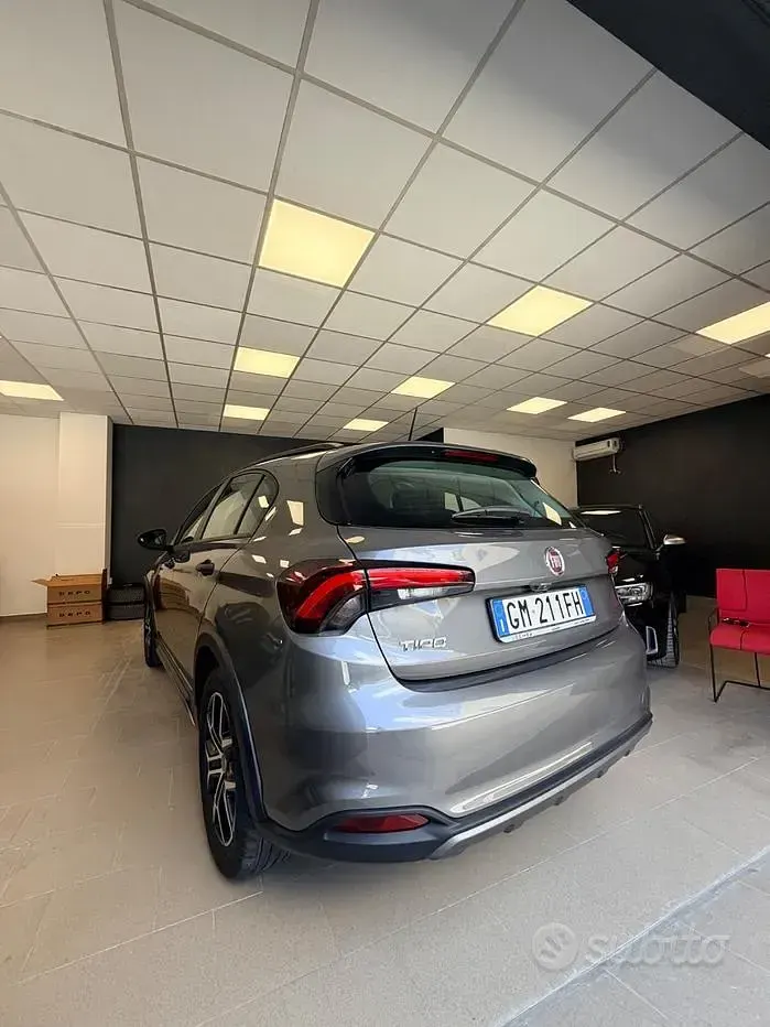 Usata Fiat Tipo Cross 95 CV (69 kW) 2022 Grigio Berlina