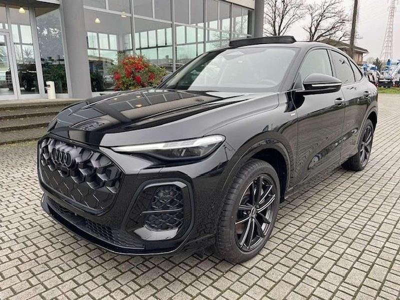Nero mythos Nuova 2025 Audi Q5 Sportback S-Line SUV | 68.900 € (Super prezzo) - Immagine 1/4
