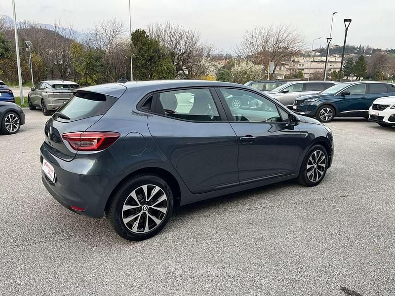 Usata Renault Clio V Business 91 CV (66 kW) 2022 Blu Berlina