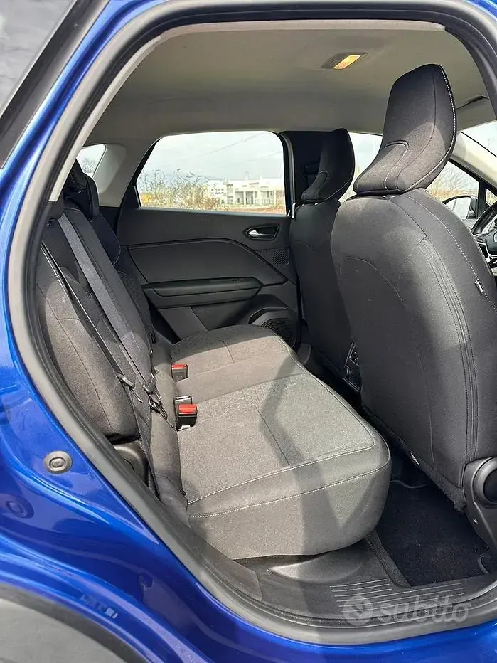 Usata Renault Captur 101 CV (74 kW) 2023 Bluazzurro SUV