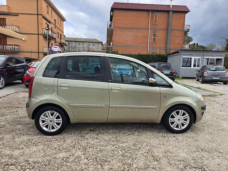 Usata Lancia Musa 95 CV (69 kW) 2007 Grigio Monovolume