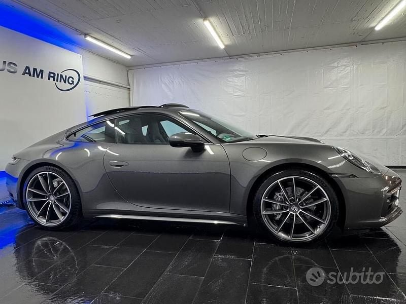 Usata Porsche 911 Carrera 384 CV (282 kW) 2023 Grigio Coupé