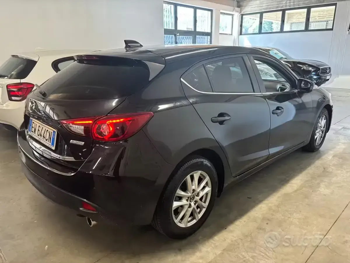 Usata Mazda 3 Exceed 150 CV (110 kW) 2014 Nero Berlina