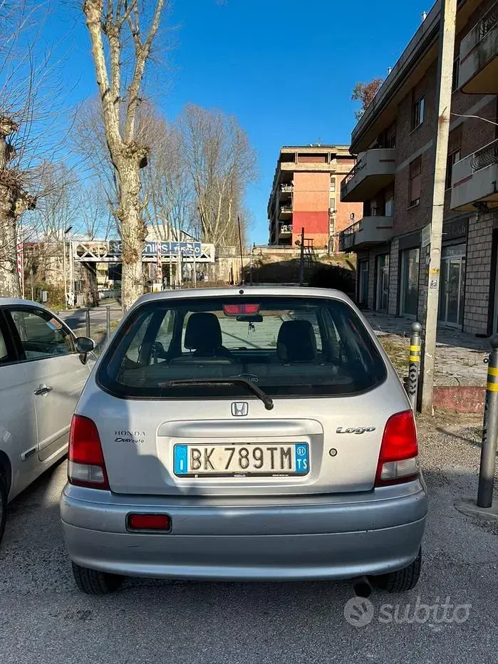 Usata Honda Logo 65 CV (47 kW) 2002 Grigio Utilitaria