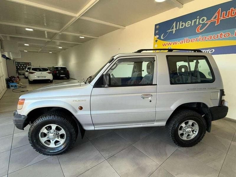 Usata Mitsubishi Pajero Top 101 CV (74 kW) 1998 Argento SUV
