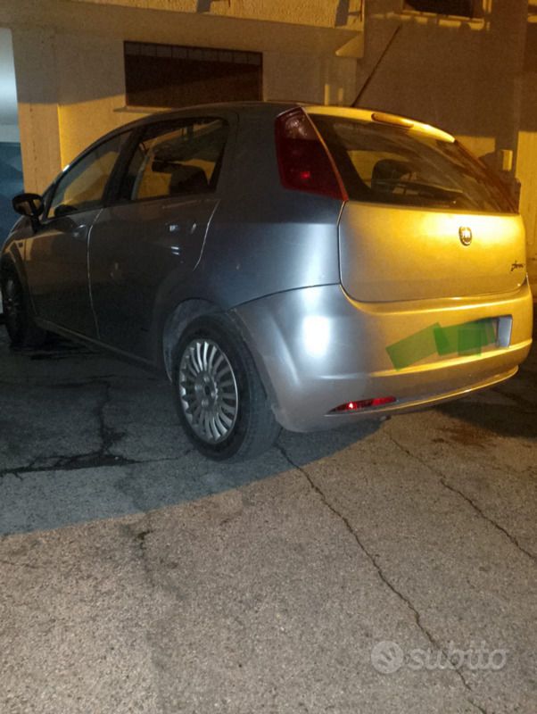 Usata Fiat Grande Punto 75 CV (55 kW) 2007 Grigio Utilitaria