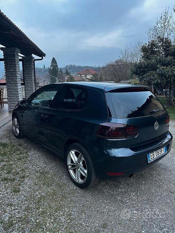 Usata VW Golf VI 2010 Blu Utilitaria