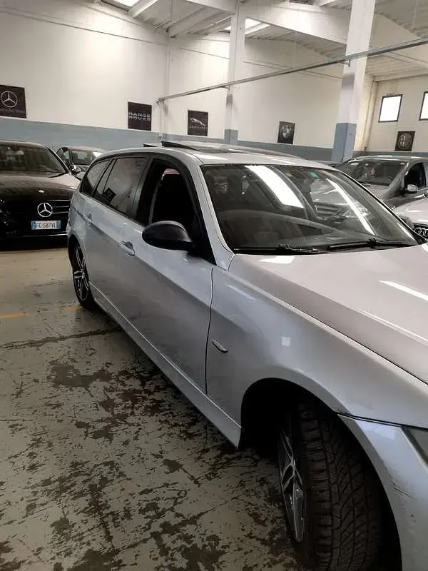 Begagnad BMW 320 177 HK (130 kW) 2008 Sedan