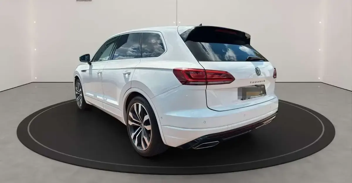 Usata VW Touareg R-line 231 CV (169 kW) 2023 Bianco SUV