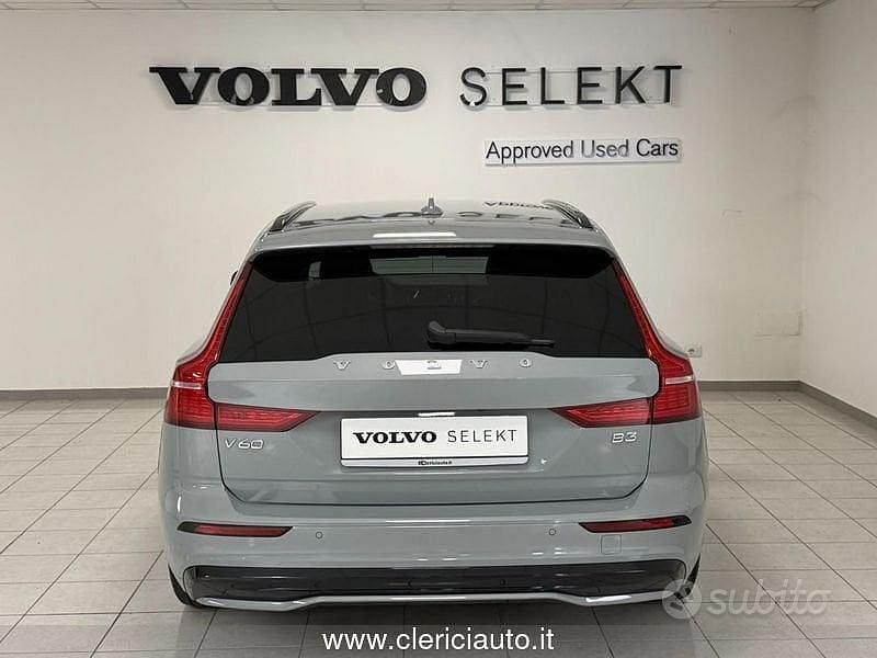 Nuova Volvo V60 Plus 163 CV (119 kW) 2025 Grigio Station wagon