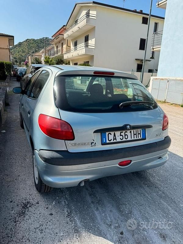 Usata Peugeot 206 70 CV (51 kW) 2001