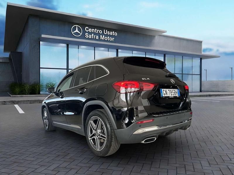 Usata Mercedes GLA180 Premium 116 CV (85 kW) 2023 Nero notte ; SUV