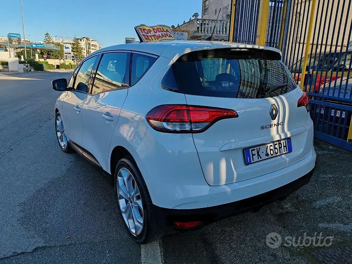 Usata Renault Scénic Zen 109 CV (80 kW) 2017 Bianco Monovolume
