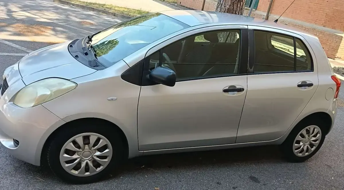 Usata Toyota Yaris Sol 69 CV (50 kW) 2007 Utilitaria