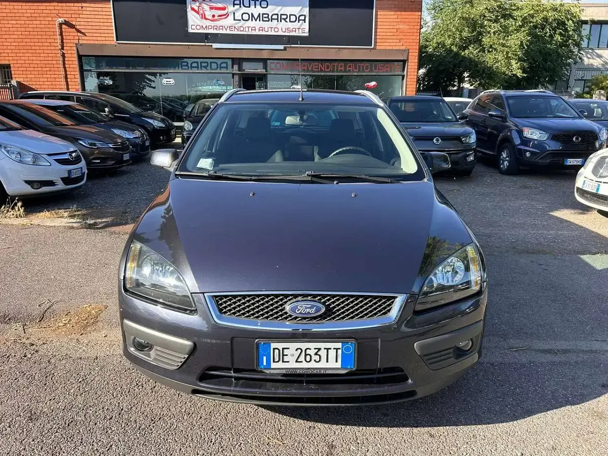 Usata Ford Focus Style 90 CV (66 kW) 2007 Grigio Station wagon